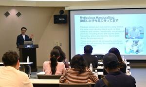 企業などが国際大の留学生に意見を求めた市場調査会=南魚沼市国際町