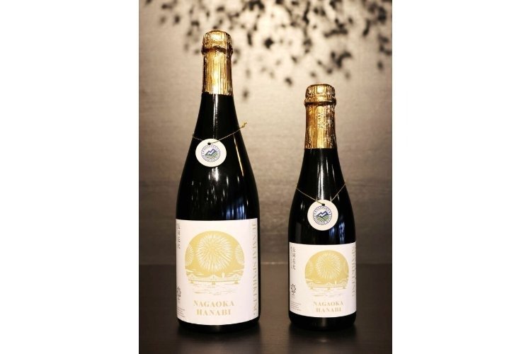 日本酒「長岡花火純米スパークリング」越後御貢屋が発売 飲み口すっきり夏にぴったり♪