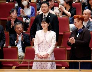 ウィーン少年合唱団のコンサート鑑賞に臨まれる愛子さま=8日午後、東京・池袋の東京芸術劇場(代表撮影)