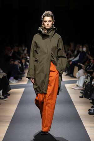 　「サポート　サーフェス」（撮影・Ｋｏｊｉ　Ｓｈｉｍａｍｕｒａ）