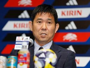 9月の国際親善試合に臨む日本代表メンバーを発表し、記者会見する森保監督=28日、千葉市内