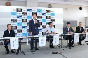 ＪＳファンダリの破産を受けて速やかな支援の必要性を語る小千谷市の宮崎悦男市長＝７月、小千谷市役所