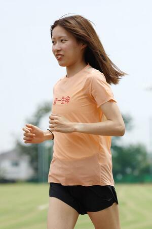 パリ五輪に向けて、練習する小海遥=東京都内