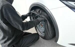 普及が進む布製タイヤチェーン。着脱が容易で、軽量かつコンパクトなのが利点だ