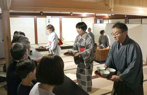 益田孝の功績をたたえる「佐渡鈍翁茶会」=佐渡市相川広間町