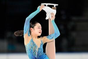 　少年女子フリー　演技する京都・島田麻央＝フラット八戸