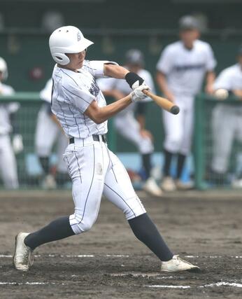 新潟明訓－新潟産大付　２回新潟産大付無死二、三塁、多田大樹が適時打を放ち先制、１－０＝新発田市五十公野