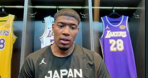 オンライン取材に応じるNBAレーカーズの八村(共同)