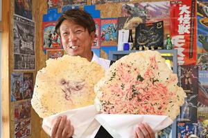 パリッとした食感とノドグロだしのうまみが人気の「たすく屋本店」のせんべい