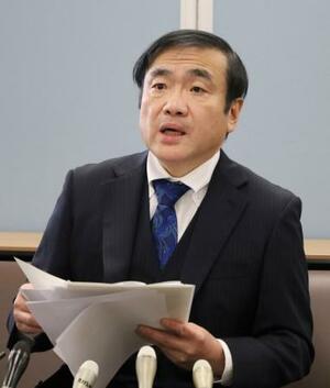 　記者会見する慈恵病院の蓮田健院長＝２９日午後、神戸市中央区