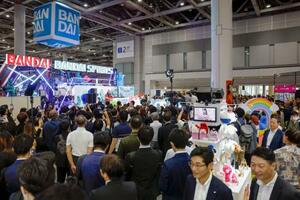 開幕した「東京おもちゃショー2025」=28日午前、東京都江東区の東京ビッグサイト