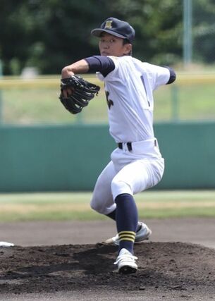 帝京長岡－小出　先発した小出のエース豊野暖士＝２新発田市五十公野