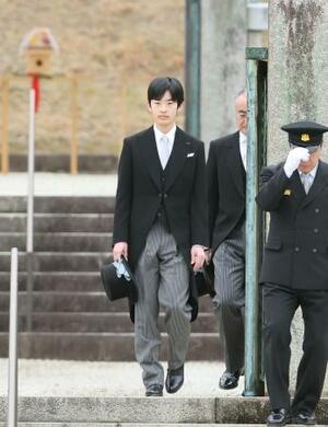 　明治天皇陵を参拝された悠仁さま＝２６日午後、京都市伏見区（代表撮影）