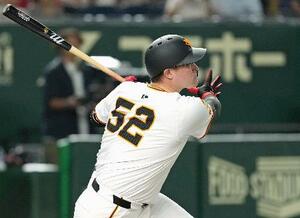 1回巨人1死満塁、リチャードが左越えに満塁本塁打を放つ=東京ドーム