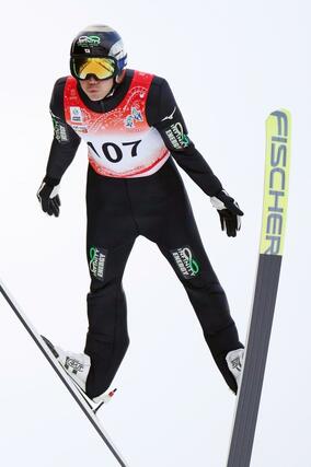 成年男子Ｂ　前半飛躍で４位に入った清水亜久里（日本ビール）＝秋田県鹿角市（写真映像部・大橋奎介）