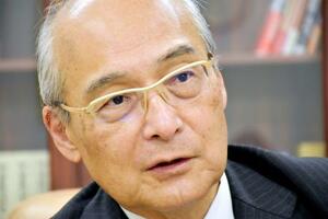 　インタビューに答える東大の久保文明名誉教授