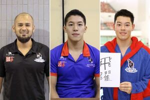 パリ五輪水球男子の代表に決まった、左からブルボンKZの棚村克行、稲場悠介、新田一景