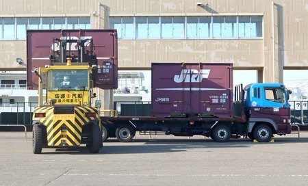 佐渡おけさ柿 直江津へ試験輸送 新潟日報デジタルプラス