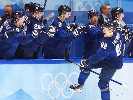 アイスホッケー決勝で因縁の対決 新潟日報デジタルプラス