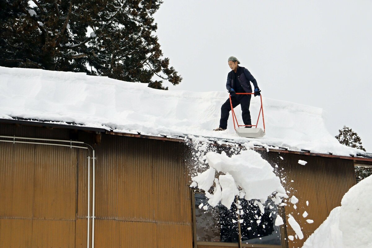 除雪、屋根の雪降ろしします 屋根の雪下ろし】除雪のスワット