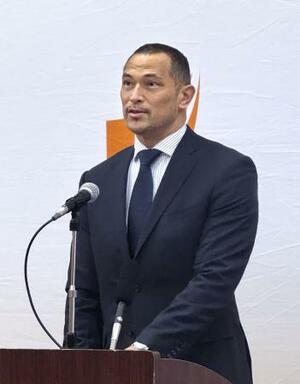記者会見するスポーツ庁の室伏広治長官=29日午後、文科省