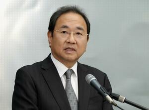 記者会見するフジテレビの清水賢治社長=7日午後、東京都港区