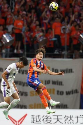 前半、加入後、初出場のＤＦ植村洋斗（５０）＝７月２０日、デンカビッグスワン