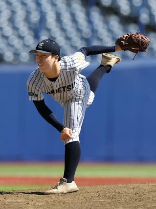 北越－中越　２番手で登板した北越の五十嵐亮太＝エコスタ