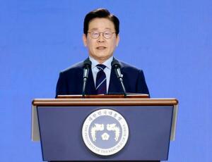 2日、韓国・高陽で開かれた行事で演説する李在明大統領(聯合=共同)