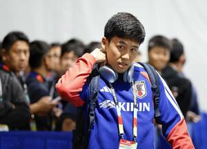 10日、オランダ戦に向けた練習を終え引き揚げる遠藤航=ナッシュビル近郊(共同)