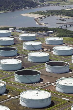 鹿児島県東串良町と肝付町にまたがる志布志国家石油備蓄基地＝２０２３年８月