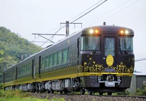 「北陸デスティネーションキャンペーン」でデビューする観光列車「はなあかり」(JR西日本提供)