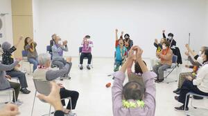 「PDダンス」を楽しむワークショップ(パラカダンス提供)