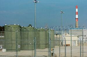 クアッドシティーズ原発=2007年10月、米イリノイ州(The Dispatch/AP=共同)