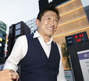 参政党の神谷代表=3日、東京・新橋