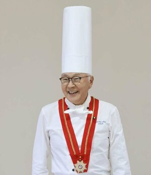 佐渡市内の小学校で味覚の出前授業を行っている岸義明さん=佐渡市畑野