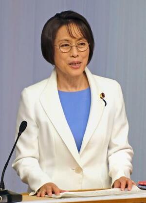 講演する共産党の田村委員長=23日午後、東京都渋谷区の党本部