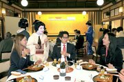 古町芸妓がおもてなし♪ＡＳＰＡＣ開幕前に来賓ら新潟の食とお座敷遊び体験