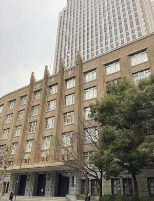 文部科学省などが入る建物=東京都内