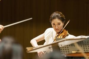 コンサートマスターを務める枝並千花