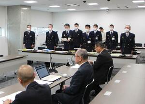 第三者委員会がまとめた報告書について、柏崎市消防本部が説明した市議会総務委員会=4月24日、柏崎市議会