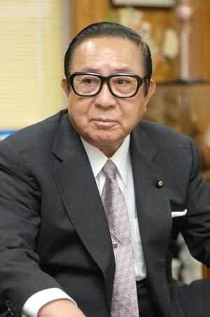 渡辺秀央さん=2005年8月