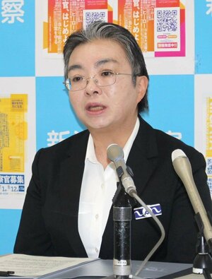 離任会見する新潟県警の滝澤依子本部長＝新潟県警本部