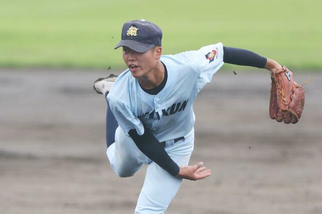 新潟明訓－新潟産大付　新潟明訓の先発・権平幸太郎＝新発田市五十公野