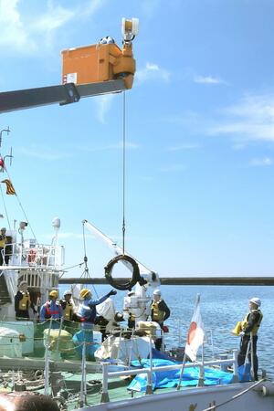 離島での災害を想定し連携を確認した合同訓練=柏崎港
