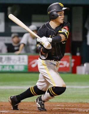 9回ソフトバンク1死一、三塁、牧原大が右翼線にサヨナラ打を放つ=みずほペイペイドーム