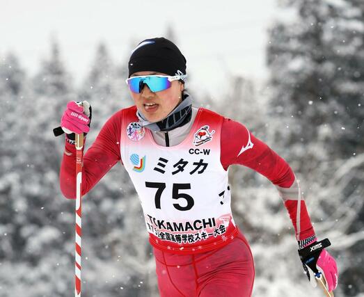 女子５キロクラシカル　７位に入賞した福原優香（十日町）＝十日町市
