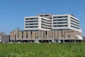 「断らない救急」を目指し、地域の医療機関と連携を続けている済生会新潟県央基幹病院=三条市上須頃