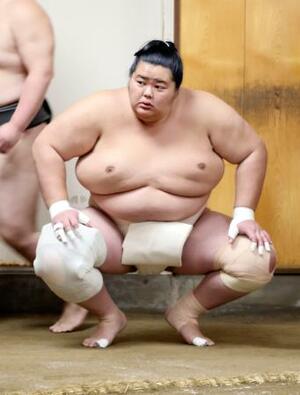 　２０２５年最後の稽古を行った琴桜＝千葉県松戸市の佐渡ケ嶽部屋