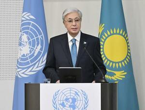 　１９日、東京都渋谷区の国連大学で講演するカザフスタンのトカエフ大統領（カザフスタン大統領府提供）